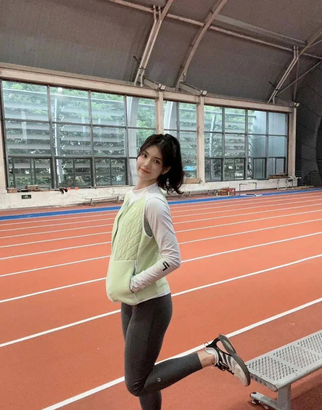 夏思凝:颜值与实力并存,魅力独特,"女版刘翔"闪耀田径赛场