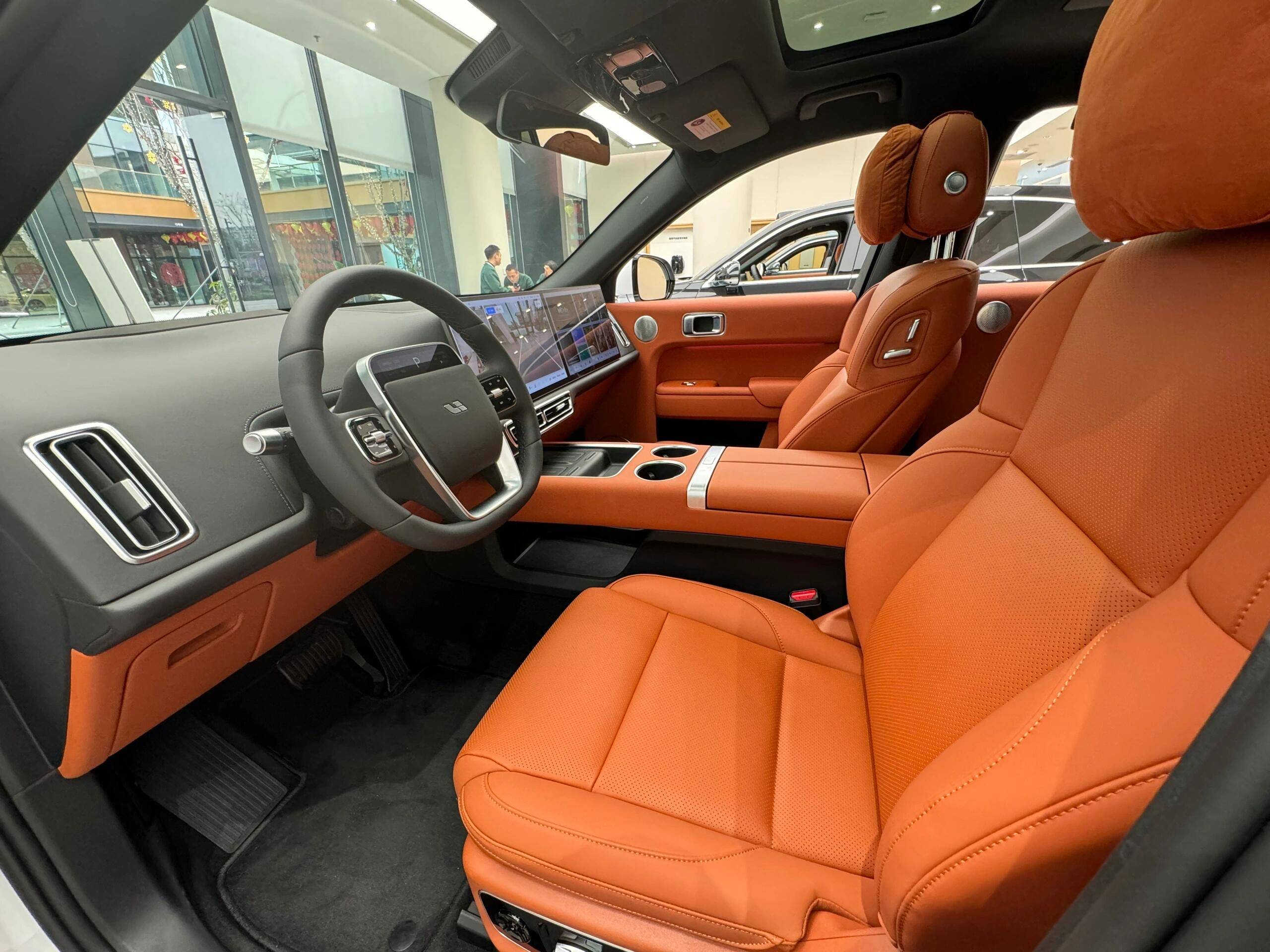 理想l6实车现身,长超4米9,续航172km 油耗6.9l