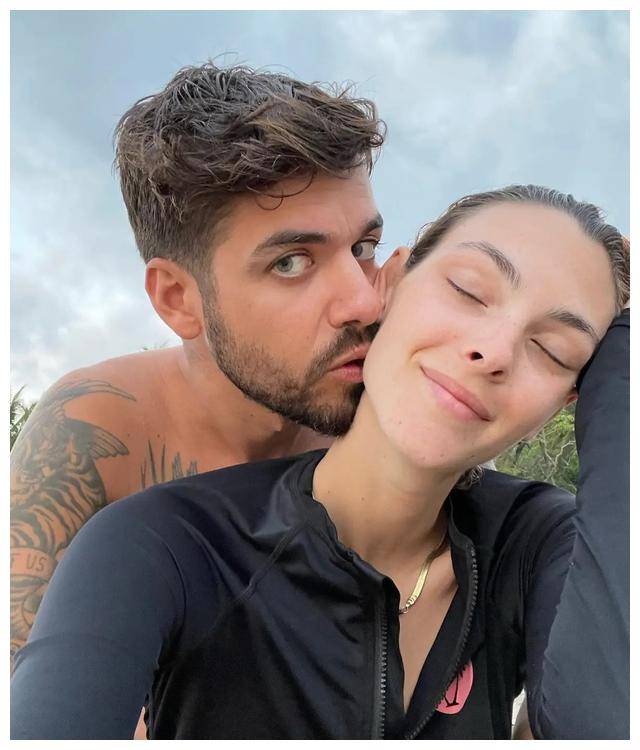 边恋爱,边跟马斯克打官司_grimes_anyma_男友