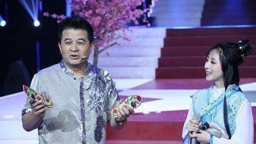 总结一下就是早期《星光大道》万变不离其宗的"接地气",主持人老毕接