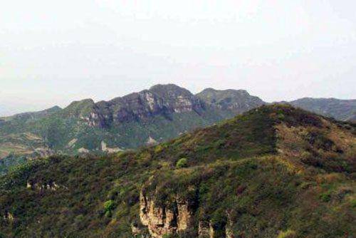 并且邙山上所具有的独特美景"邙山晚眺"也一直吸引着历代的文人骚客前