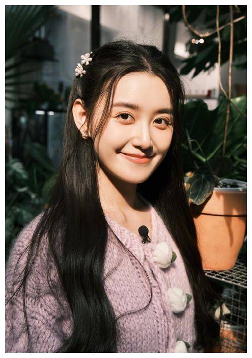 蒋依依,从童星时期就开始了演艺生涯,多部影视作品让她实力圈粉无数.