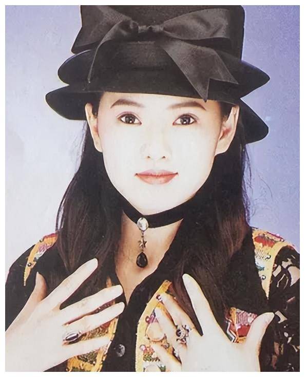 娱乐界最励志女神一夜狂揽5000万两段婚姻惊叹恋爱智商