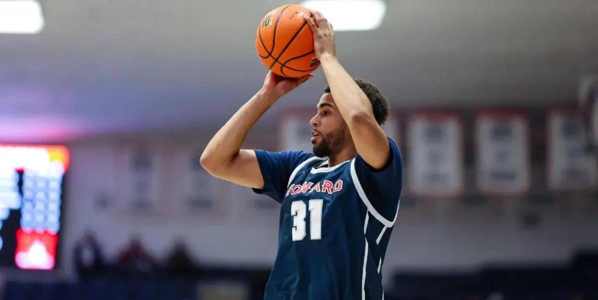 原创疯三最老球员将高中读了8年只为用另一种方式诠释对篮球的热爱