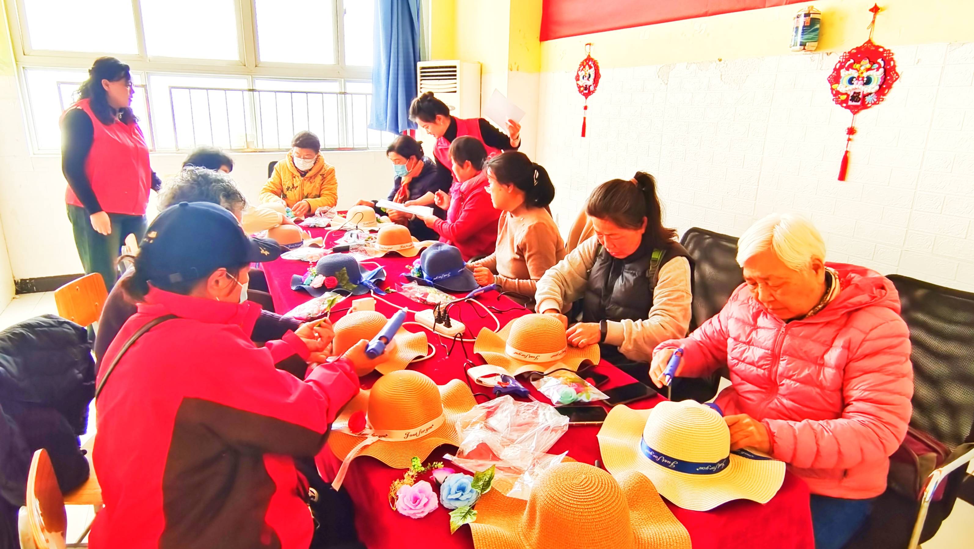 心豫见社工艺术社团制作手工艺术帽子创意工作坊开课啦