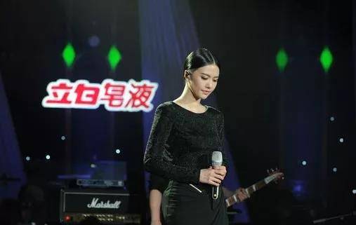 原创羡慕流量歌手的谭维维有没有想过问题可能出在自己身上