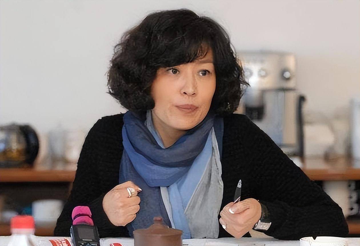 原创哈文李咏病逝后不改嫁定期给婆婆生活费我永远都是李家的人