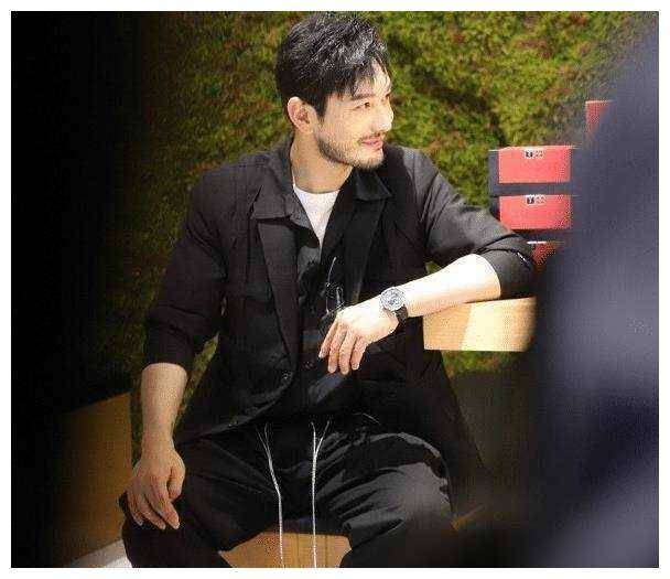 原创黄晓明为新电影减掉30斤采访透露心脏状况网友称其影帝殿堂