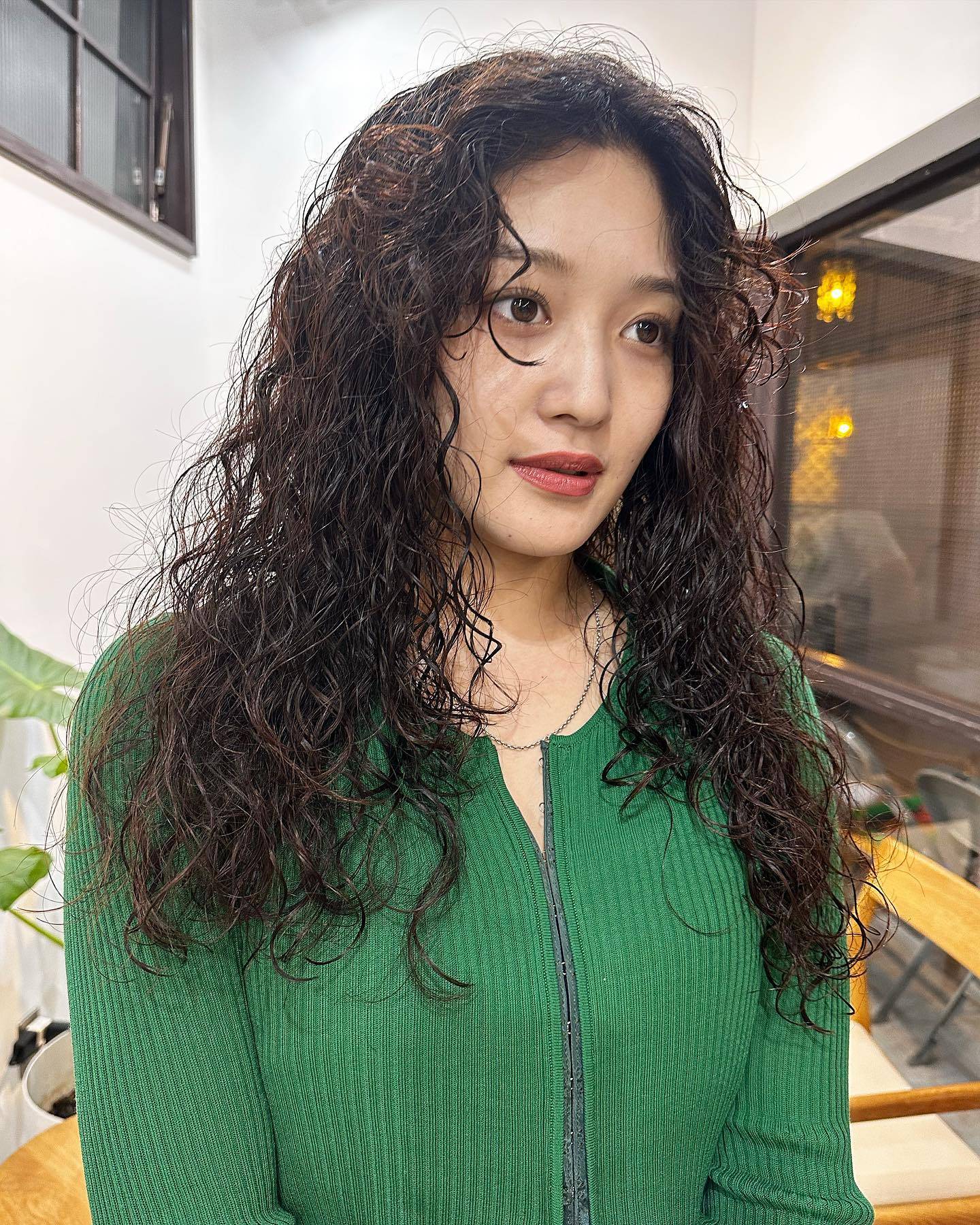 女人想变美不要错过全头烫不论脸大脸小都适合