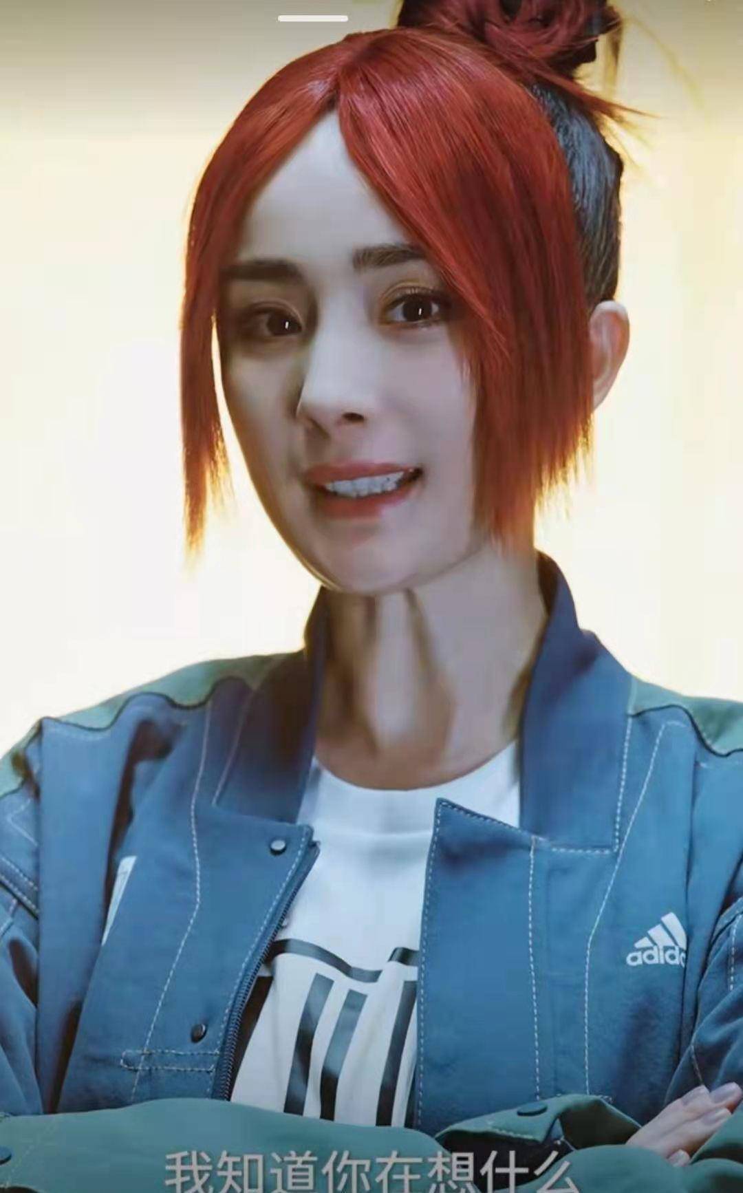 杨幂离开滤镜还是神颜吗最新视频吓到路人瞬间老了十岁