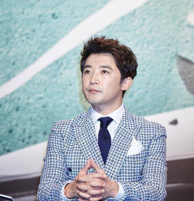 原创星梦奇缘太帅气安在旭的顺遂星路里也偶有一段小插曲