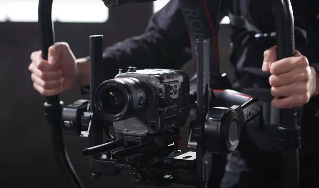 fx6搭配dji ronin 2有一半 xdcam 广电血统的 fx6,eng 形态的拍摄也