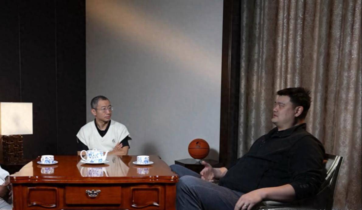 原创男篮队长向乔尔开炮连得五分直接被换下乔帅已不得人心