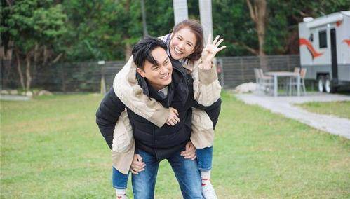 袁咏仪张智霖携手27年中年夫妻的感情彼此嫌弃却无可替代