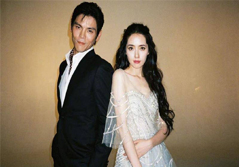 原创向太晒送给郭美女和向佐的豪宅450平的大别墅装修风格简洁大气