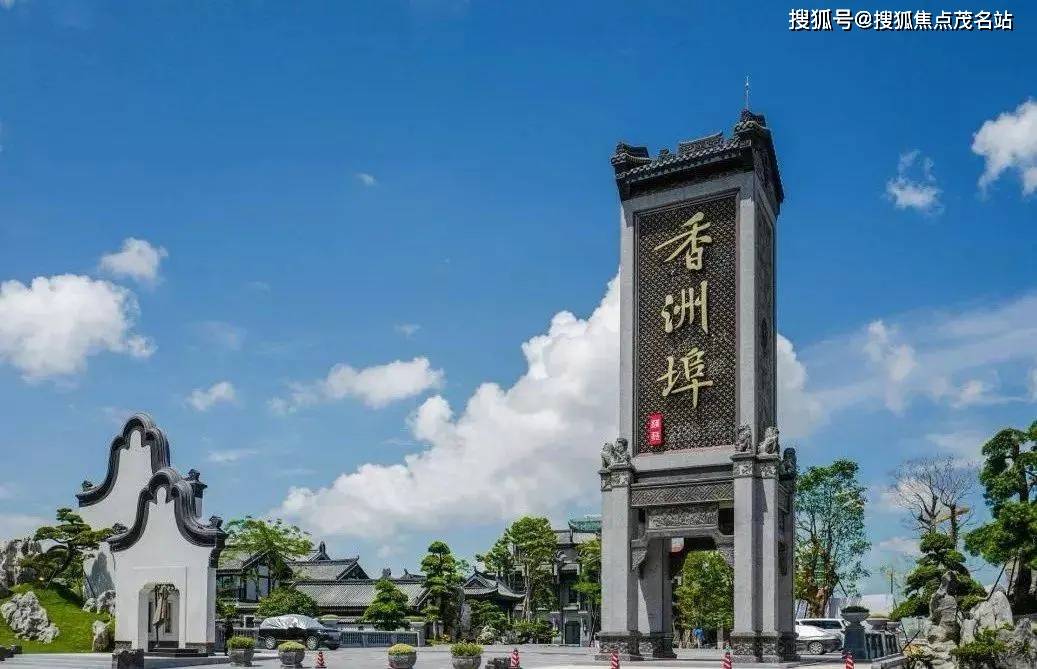 制式布局,由600名与杜甫草堂,大慈寺同宗同源的非遗工匠,以"曲阳石雕