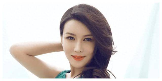 龚玥菲的爱情过山车:从侏儒男到巨人男,解读她的心路历程