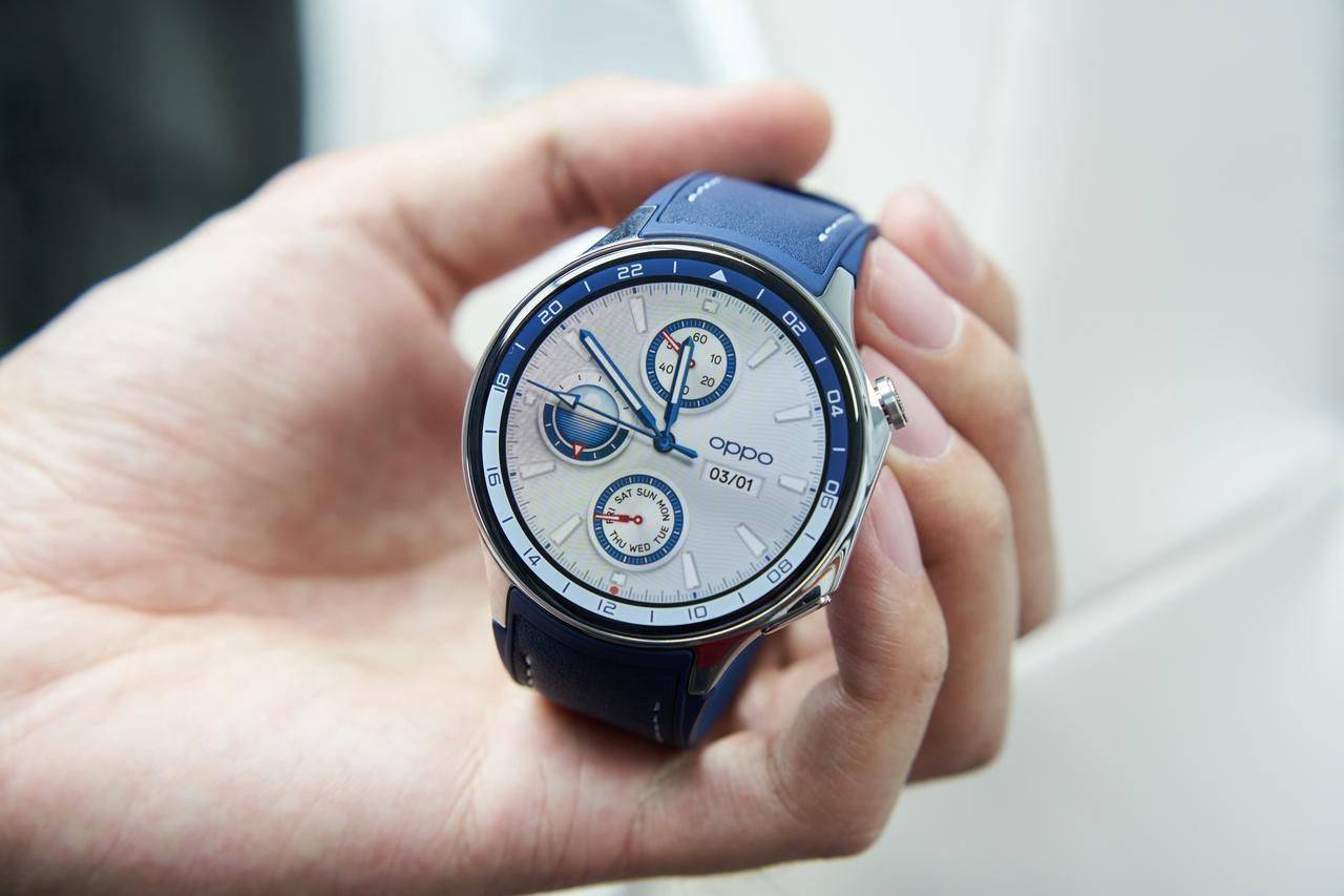 现在国内的智能手表屏幕怎么都越来越大了,可功能也不见长了多少