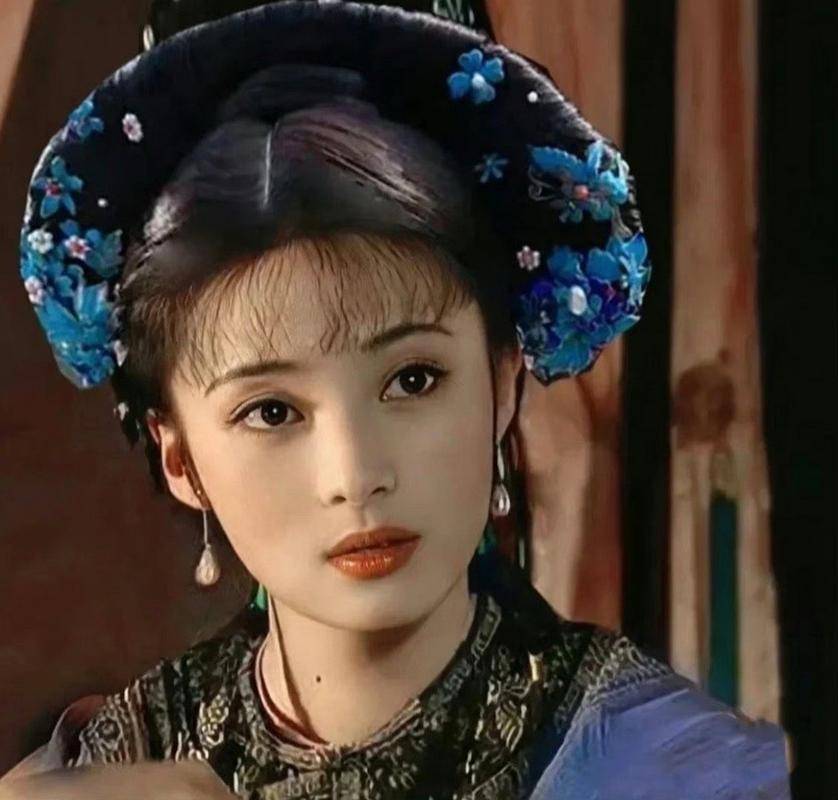 她的演技也非常出色,能够驾驭各种角色,尤其是在古装剧中更是惊艳动人