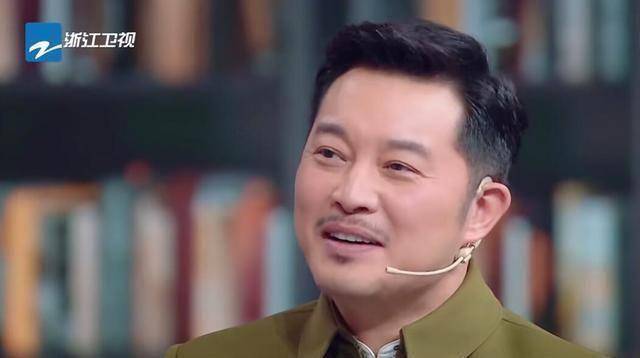 黔驴技穷,模仿其他综艺节目被吐槽,还好有他撑场_周一围_游戏_沙溢