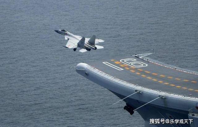 2024年,新款舰载机入役——歼-15d型电子攻击机_航母