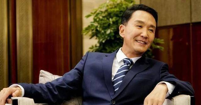 他们的知名度都非常高,赵丽疑自然是不必多说,吴刚的"达康书记","