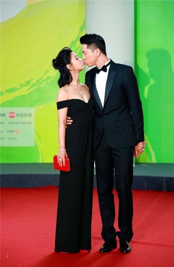 李小萌王雷在豪宅里庆生穿露背裙嫩得像个水蜜桃让人心动