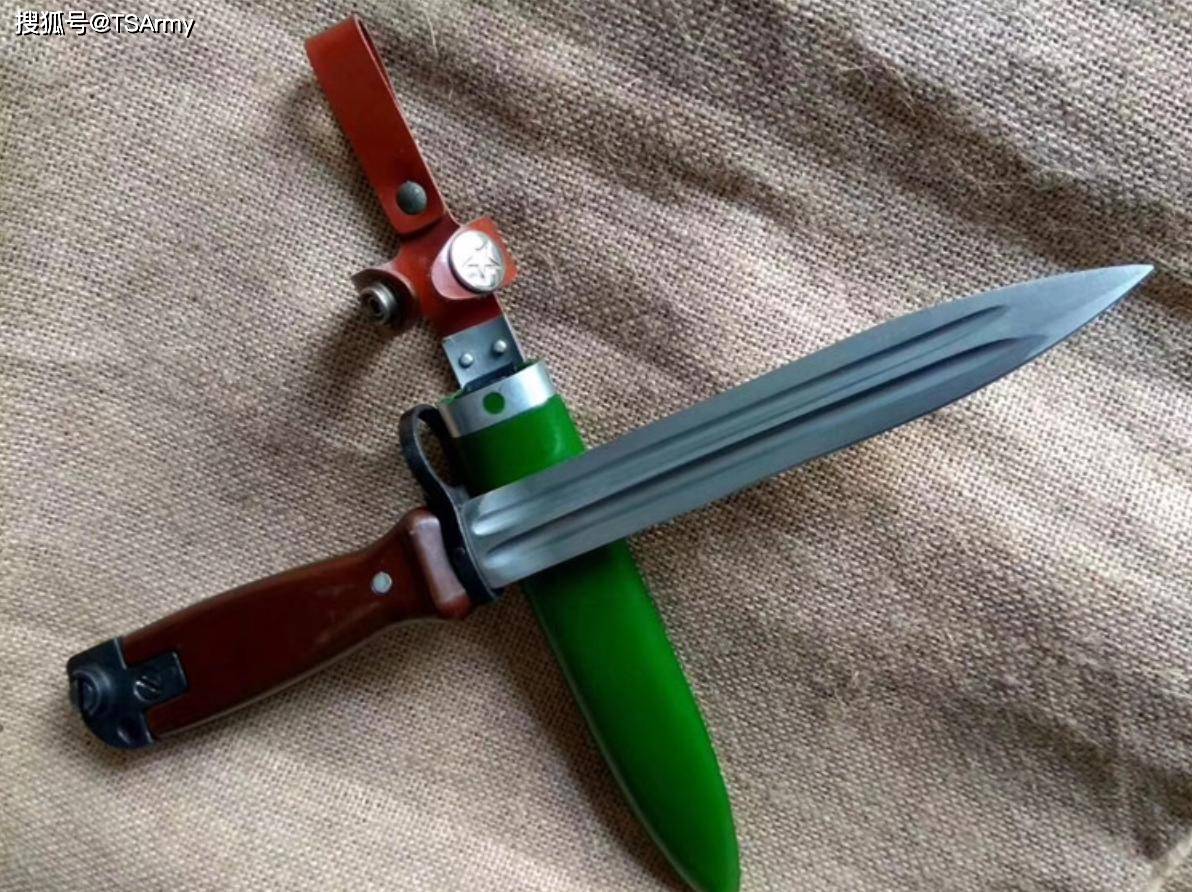 原创盘点80年代末解放军的单兵装备这些物件只有老兵才会认得