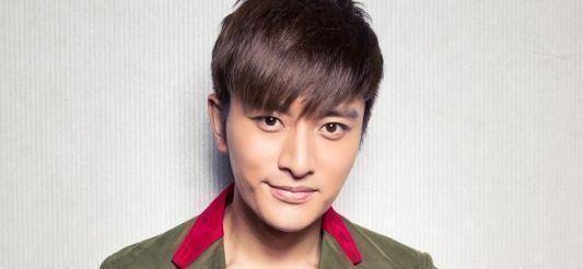 贾乃亮价值千万法拉利转手后首现身,奢华豪车引得众人围观拍照_搜狐