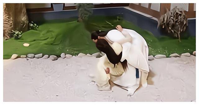 理解正确的公主抱释放你的帅气魅力内娱新方式