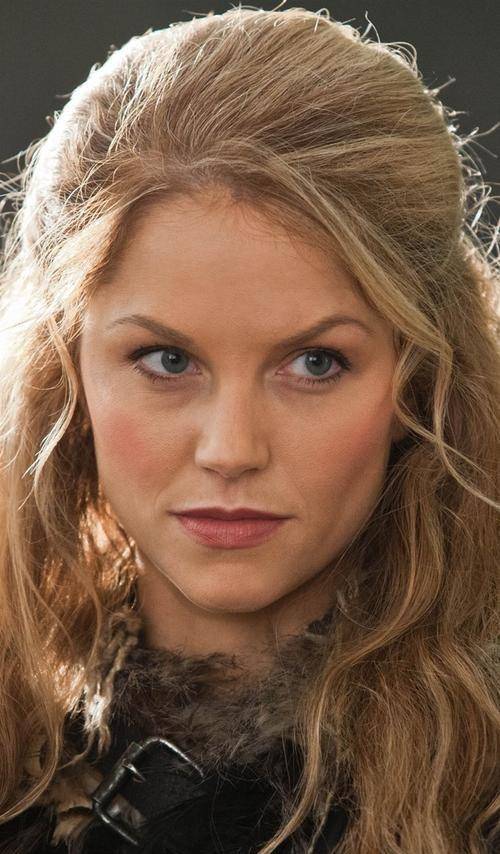 一代神剧《斯巴达克斯》 16位美女结局 你还记得几位?