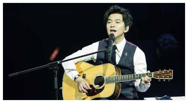 李健,汪峰相继离婚,坚决宣布与孟小蓓的夫妻关系绝不动摇_婚姻_故事