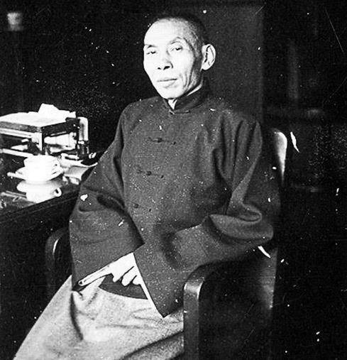 他曾被称为上海滩皇帝晚年穷困找人借钱结果如何