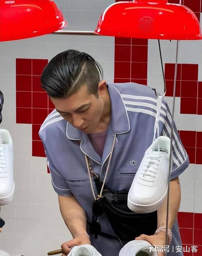 陈冠希邀请日本潮流教父藤原浩喝早茶,显绅士风度,点菜细致周到