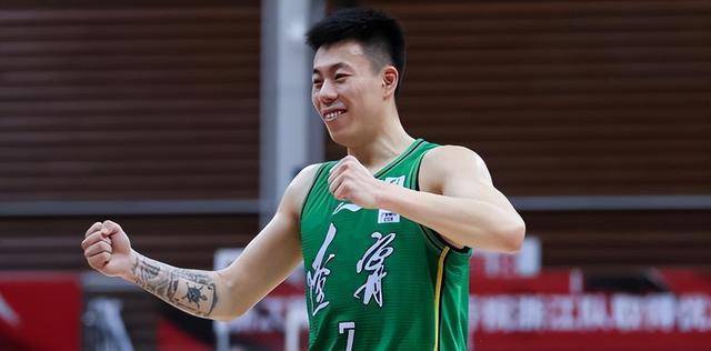 原创张镇麟三分开挂韩德君打爆李炎哲辽宁击败新疆