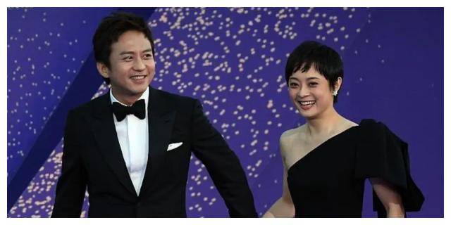 邓超竟然偷喝可乐,还带着等等一起嗨!这父子太搞笑啦!_孙俪_生活_夫妻