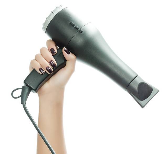 壹邦健康知识这样使用吹风机不伤头发