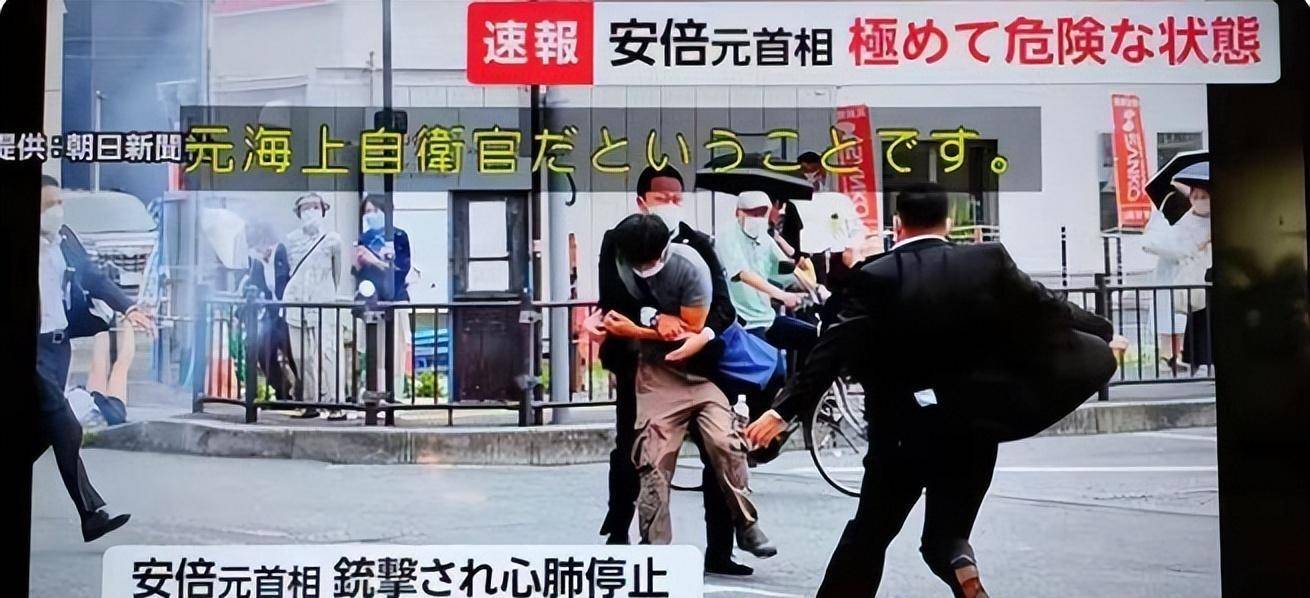 当枪声响起后,他们迅速作出反应,短短3秒内就完成了"把里根推到墙角按