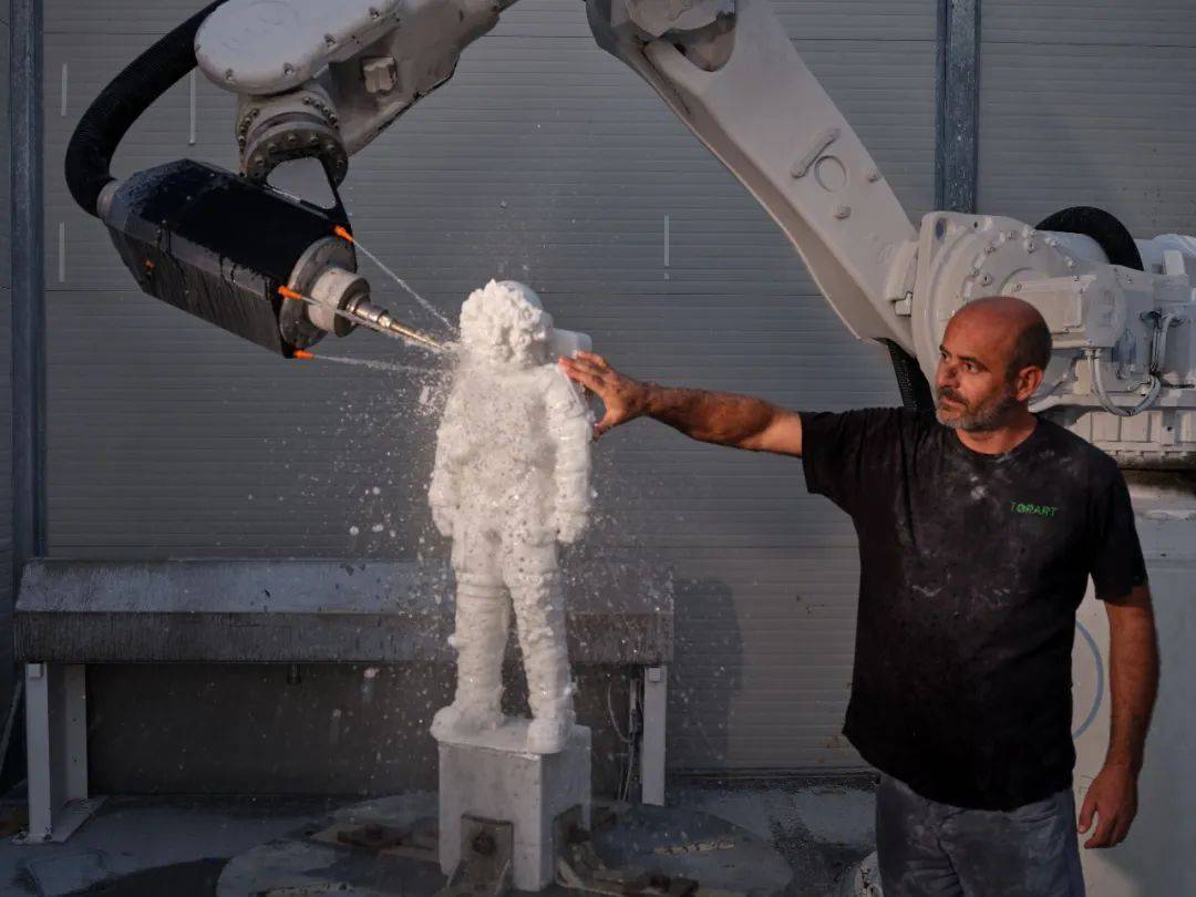 270小时复制经典雕塑机器人能取代米开朗基罗吗