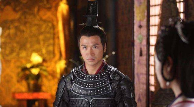 周亚夫是河内郡守时,请当地有名的面相大师给他看相:"你的命相比较