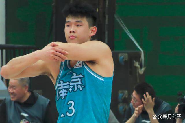 起点太高开始膨胀?天才后卫继续低迷,不如阿里,只是因为女伴?_林伟_比