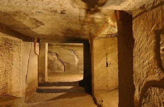 "厕所"墓,因太小村民世代不屑一顾,出土后件件国宝级_墓地_秦国_古墓