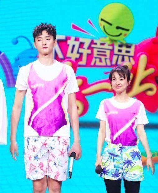 原创13岁演戏获李少红,陈凯歌赏识,如今身高190的他却接不到戏_于小彤