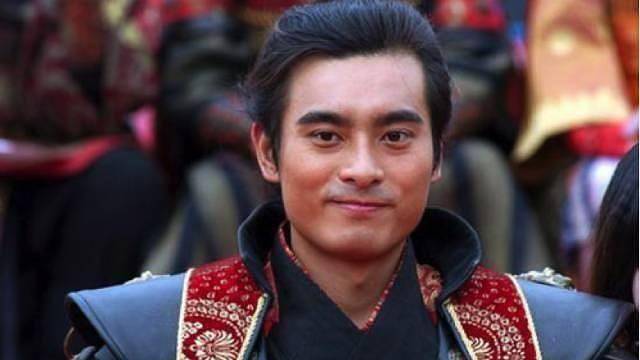 陈龙在《琅琊榜》里饰演的大将军蒙挚也令他圈粉无数,重新火了一回