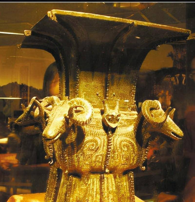 并非一件完整的国宝,而是拼接的碎片_文物_兄弟_赵佑