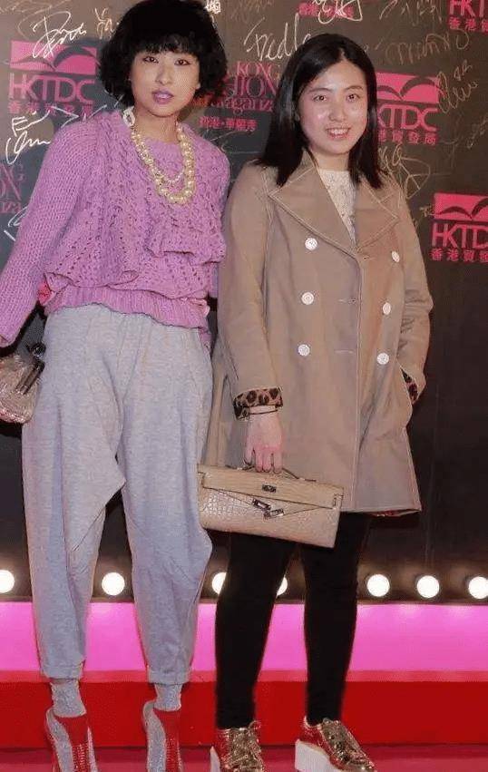 阔太甘比气质越来越好,一身黑色look配齐肩发,洋气又高级_效果_身高