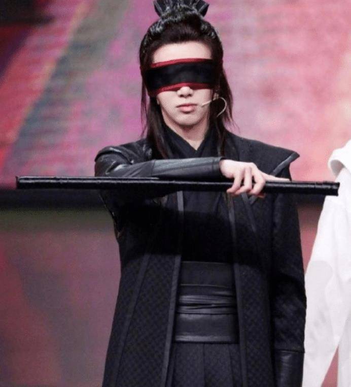 贾玲cos的是林婉儿,沈腾cos的是陈萍萍,关晓彤cos的是长公主,华晨宇