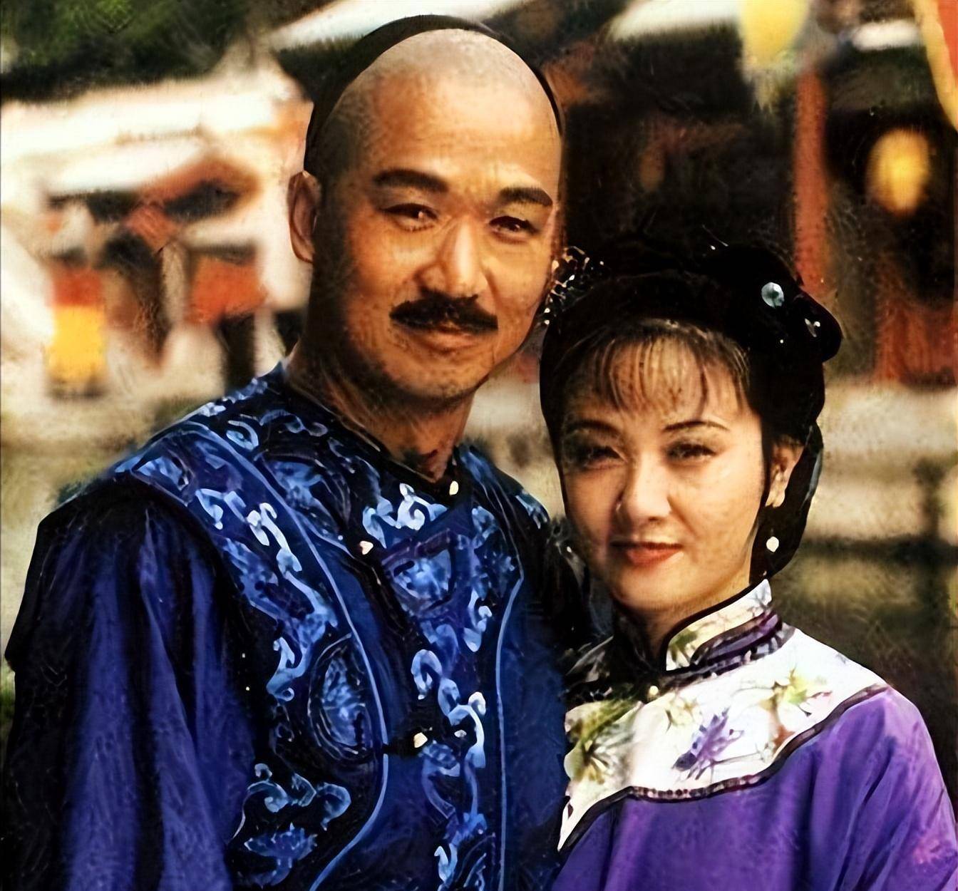 如今,邓婕虽然早已淡出娱乐圈,但她也没有闲着.