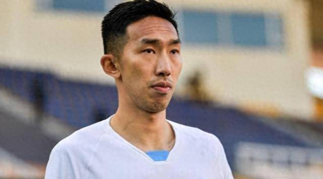 鲁能幸亏没留下孙国文本轮中超代表新东家首秀18分钟就被罚下