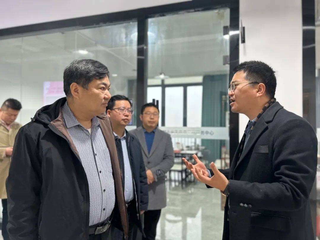 扬州市江都区发展和改革委员会领导一行莅临通邮电商园参观调研